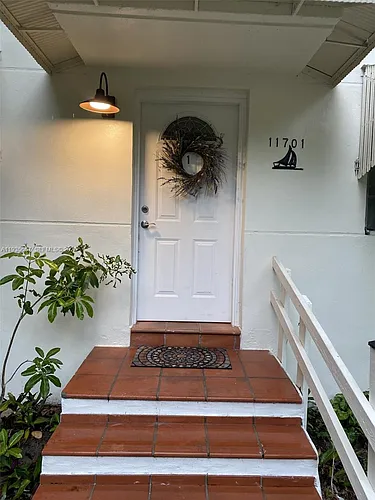 11701 NE 11th Pl #1 Photo 1