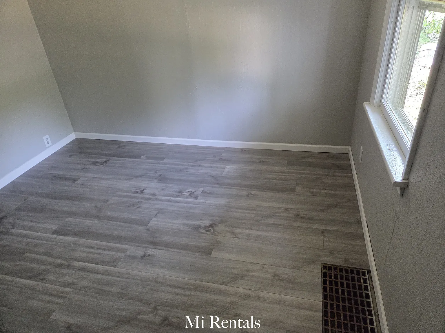 2 bed, 750 sqft, $875 — Photo 2