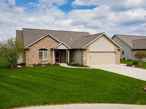 2nd image of 1423 Evergreen Ct