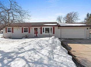 206 Nancy Ln, Pulaski, WI 54162