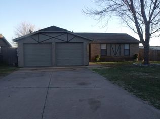 712 Cherryvale Rd, Edmond, OK 73003