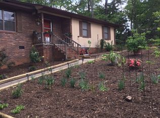 318 Lawrence Bridge Rd, Seneca, SC 29672