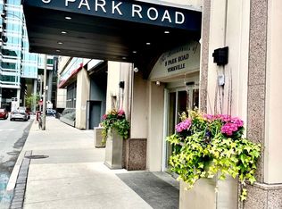 8 Park Rd #2103, Toronto, ON M4W 3S5
