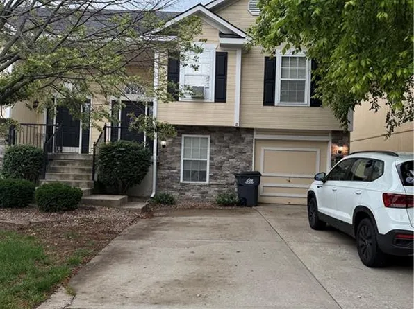 1235 NW Ashley Ln, Grain Valley, MO 64029