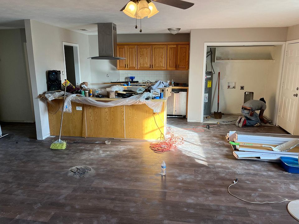 1st image of 328 Rockcrest Dr