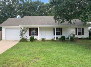 1410 Oak St, Ocean Springs, MS 39564