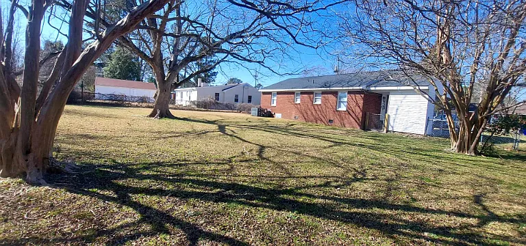 1105 Cedar Ln — Photo 5