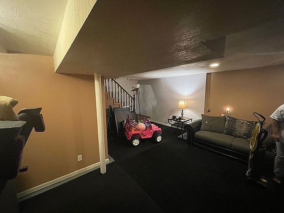 5th image of 9402 Palmer Ave
