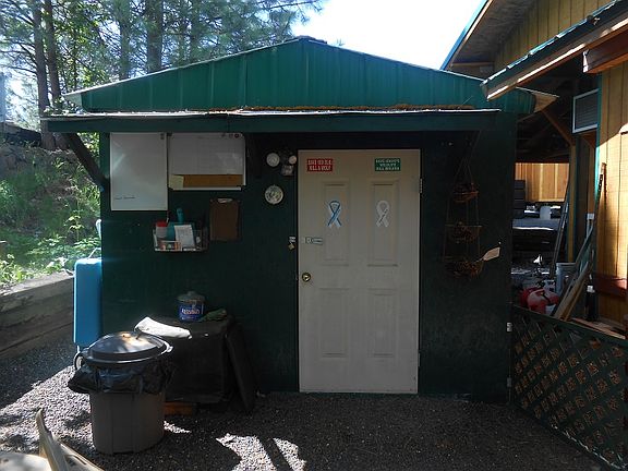 Insulated shop with power