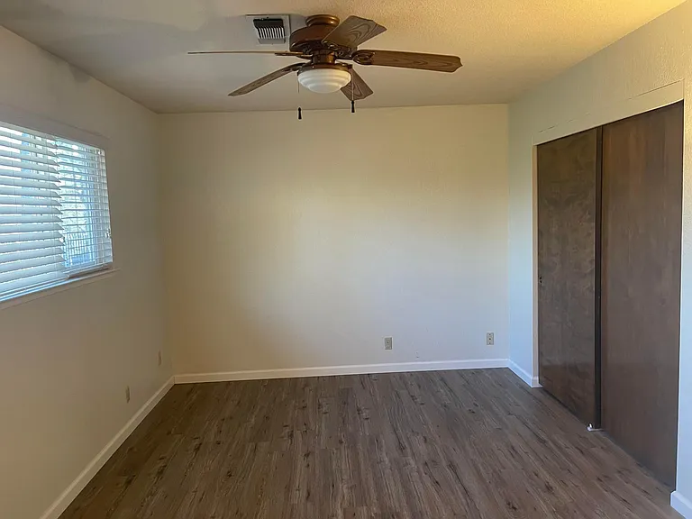 4350 Melody Ln — Photo 11