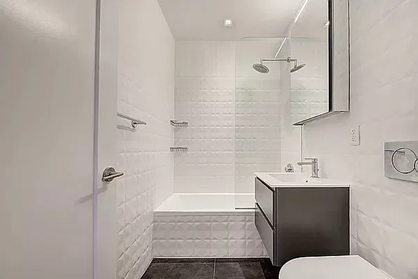 Rented by REAL New York | media 33