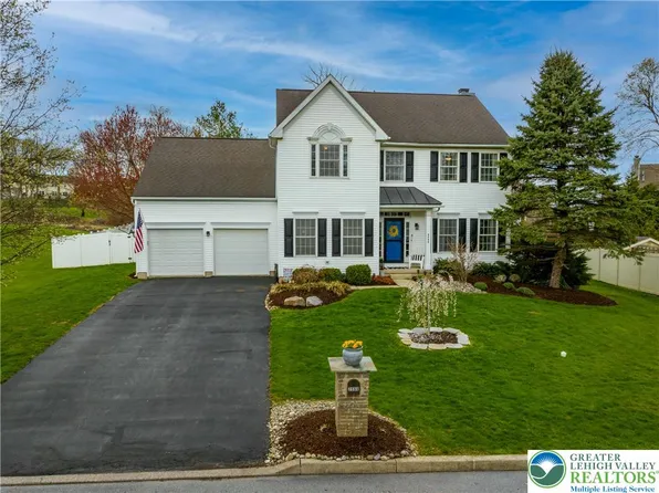 2560 Steele Ln, Easton, PA 18040