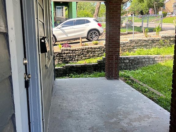 2nd image of 1125 Grand Ave