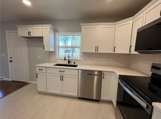 404 Lincoln St, Paola, KS 66071