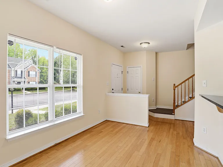 7402 Willow Crossing Ter — Photo 4