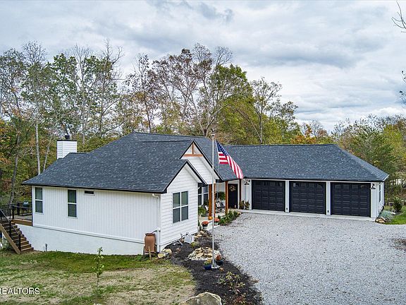 2nd image of 4078 Lone Wolf Cir