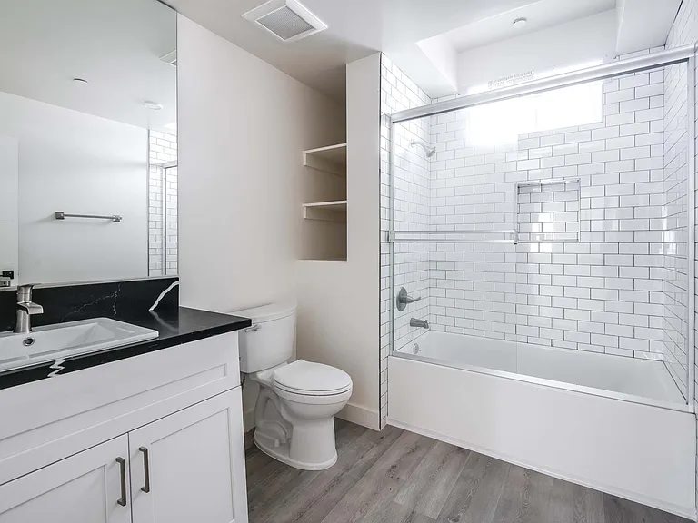 6120 Woodman Ave #102 — Photo 24