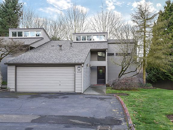 2nd image of 10009 NE 115th Ln #D-4