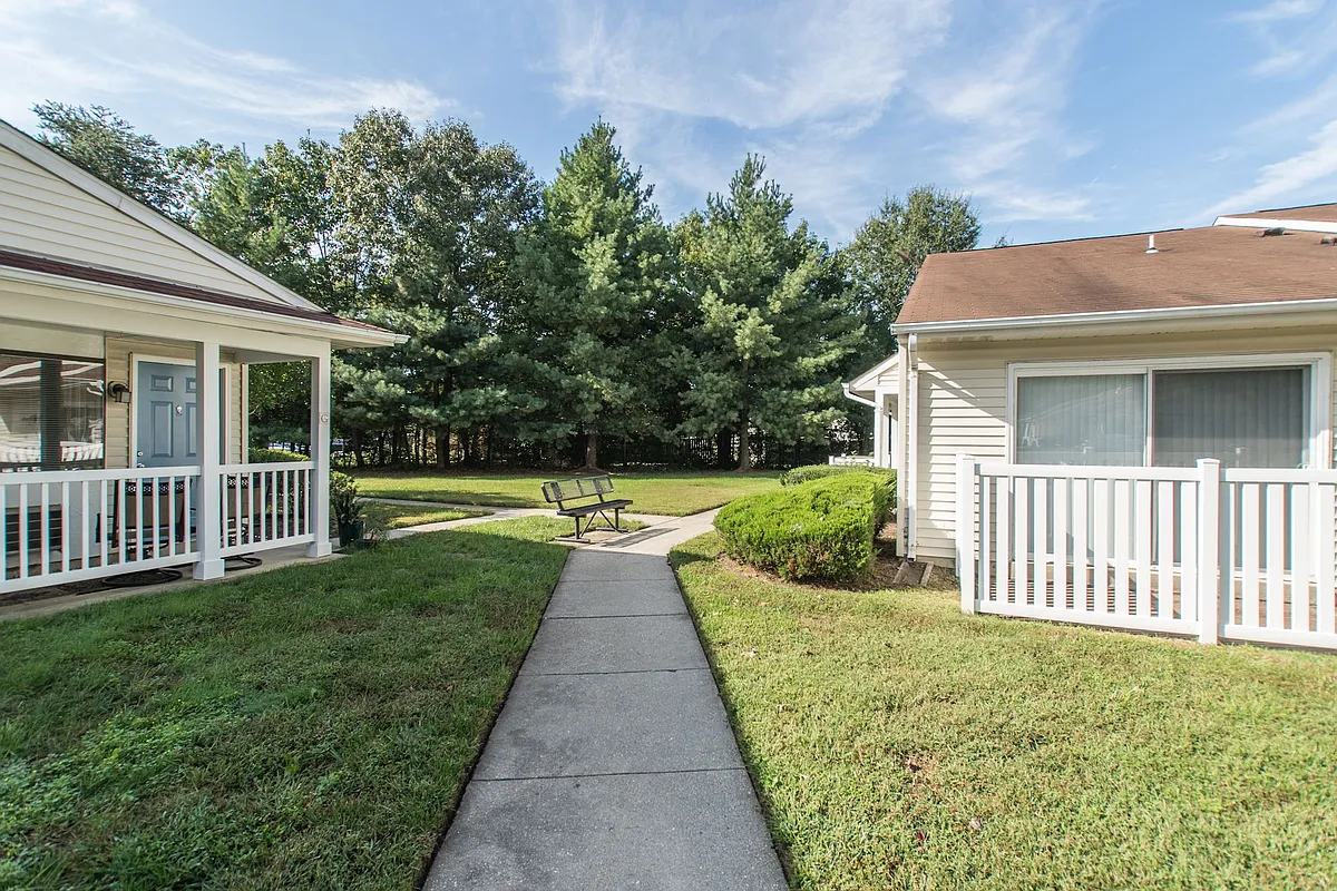 Building Photo - Fox Chase Apartments