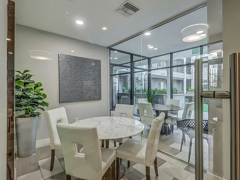 Axis 2300 Apartments — Photo 45