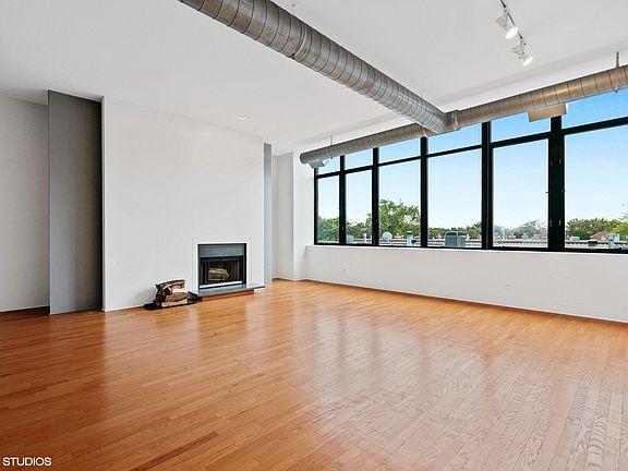 3rd image of 2600 N Southport Ave APT 316