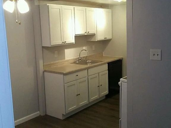 3rd image of 658 Coeur De Royale Dr APT C