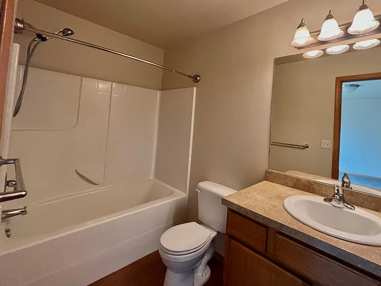 310 E 28th Ave — Photo 13