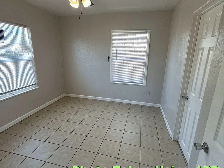 2403 N Inyo St — Photo 7