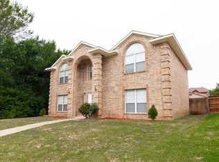 2301 Buckeye Dr, Mesquite, TX 75181