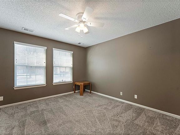 5th image of 15752 Meadow Ct