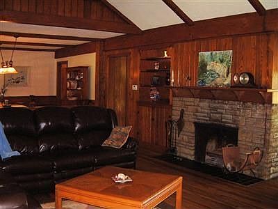 4th image of 9437 Highland Dr