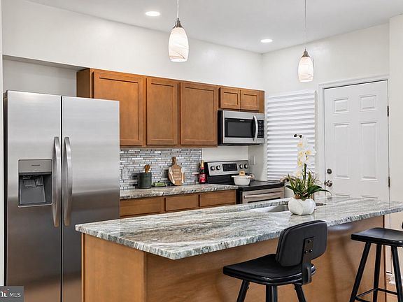 2nd image of 3823 Cottage Ave