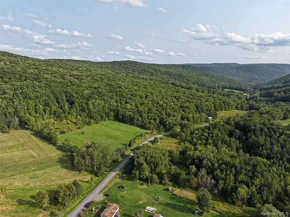 5th image of 1990 Finch Hollow Road