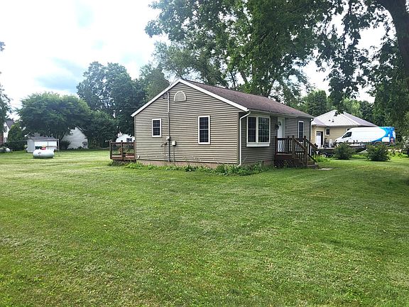3rd image of 315 Cedar St