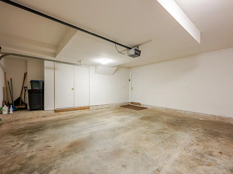 2714 Earls Ct — Photo 39