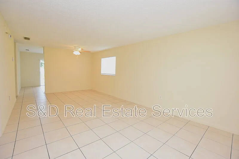 2 bed, 1.5 bath, 894 sqft, $1,250 — Photo 4