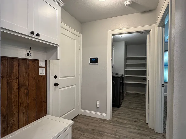 205 Meadow Ln — Photo 7