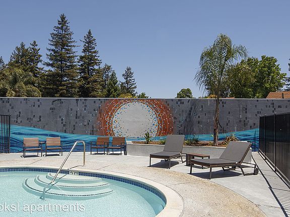 3rd image of 1090 Sunnyvale Saratoga Rd APT 12