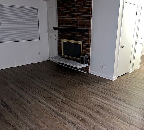 4th image of 7828 S Cushman Ave
