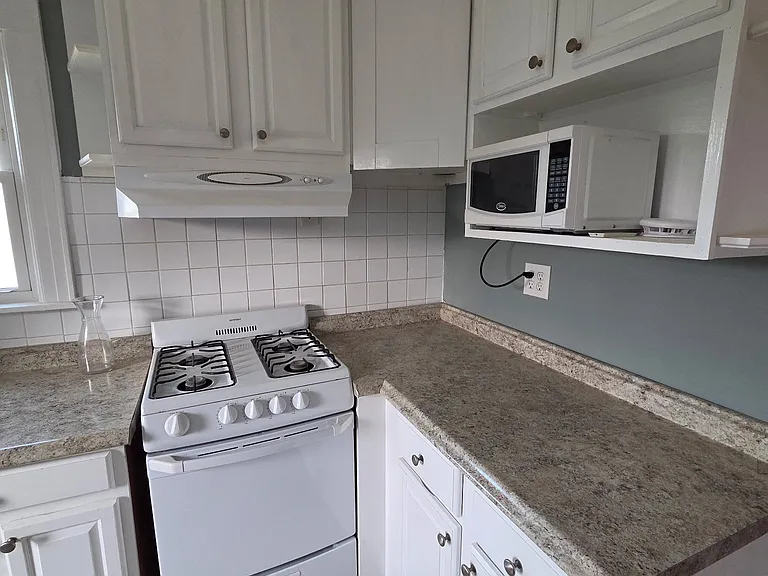 171-06 Bagley Ave #2 — Photo 2