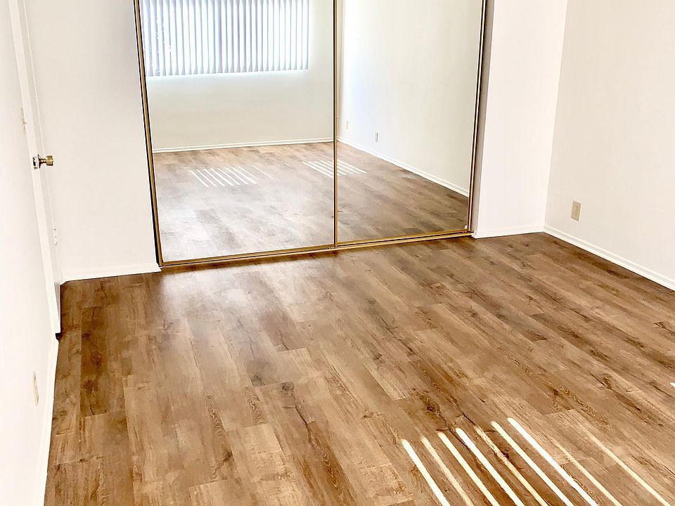 1st image of 1235 N Hayworth Ave #6