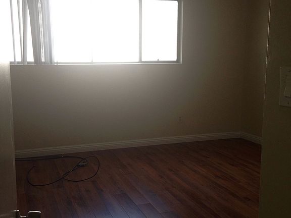 5th image of 4240 S Figueroa St APT 14