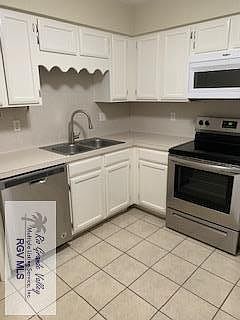5th image of 1807 Palm Valley Dr E