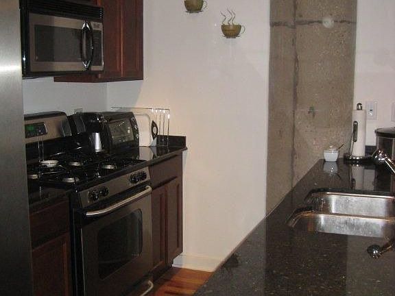 3rd image of 1071 W 15th St Unit 324