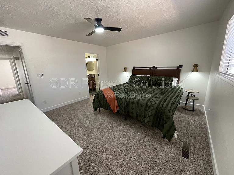 520 Ortiz Dr NE — Photo 18