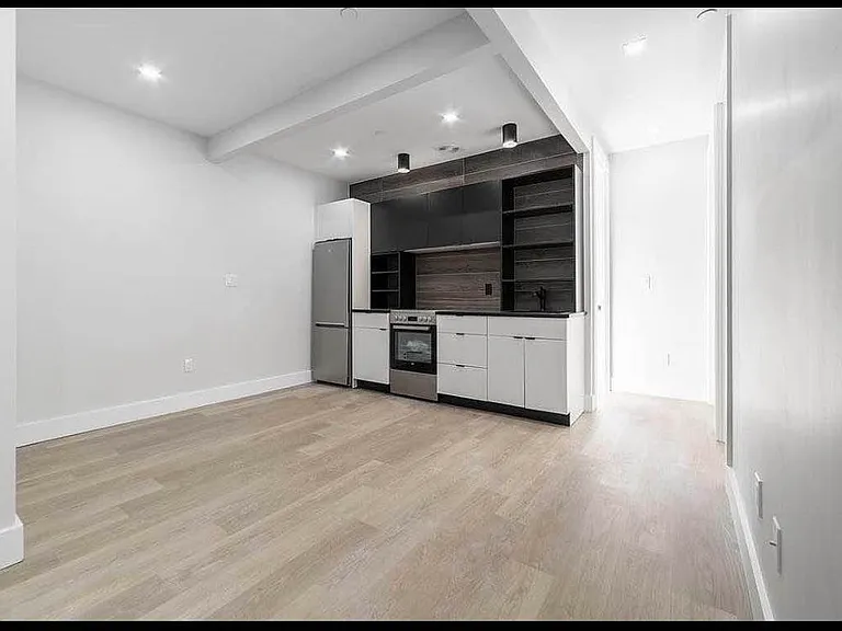 727 Dekalb Ave #3A — Photo 10