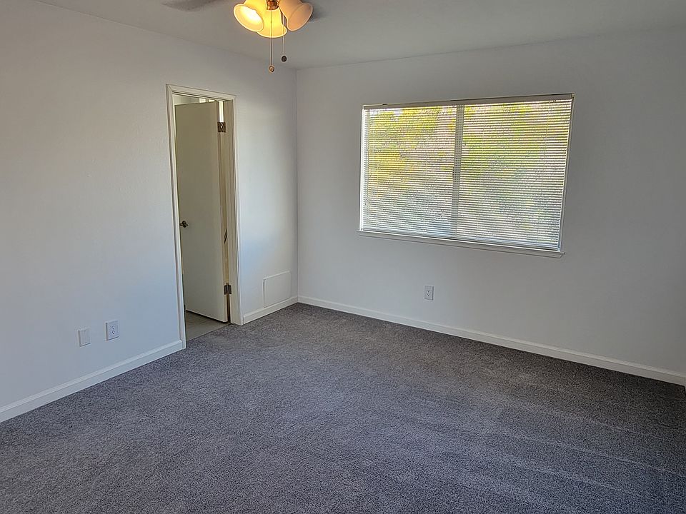 1st image of 3125 Camellia Ct #4