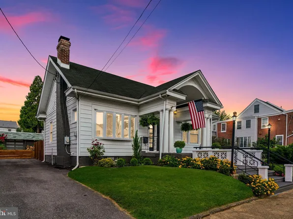 7238 Montour St, Philadelphia, PA 19111