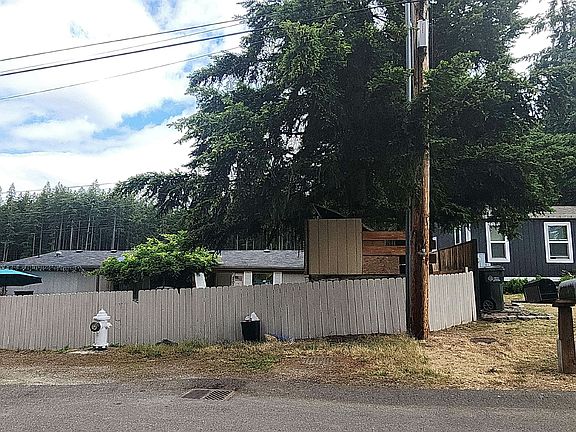 4th image of 20805 Bonanza Dr E