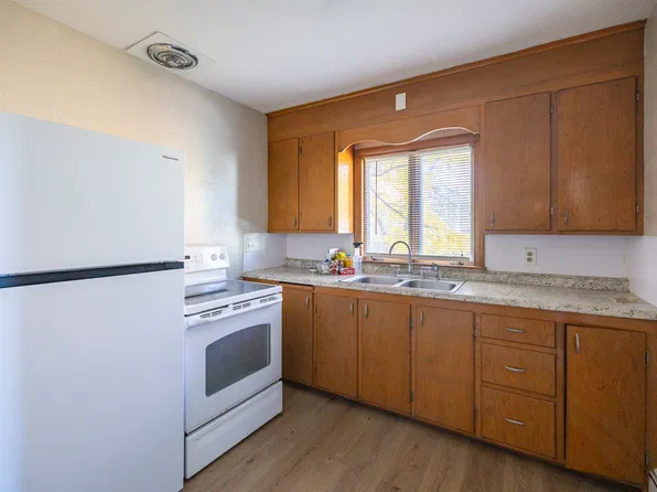 16 Elm St #3, Auburn, ME 04210